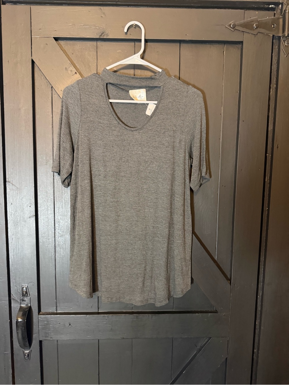 Women’s Gray V-Neck Short Sleeve Tee